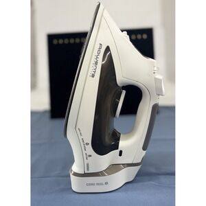 Rowenta DW 1070 Electric Iron- Comfort Steam, Cord Reel 1500W FAST SHIP